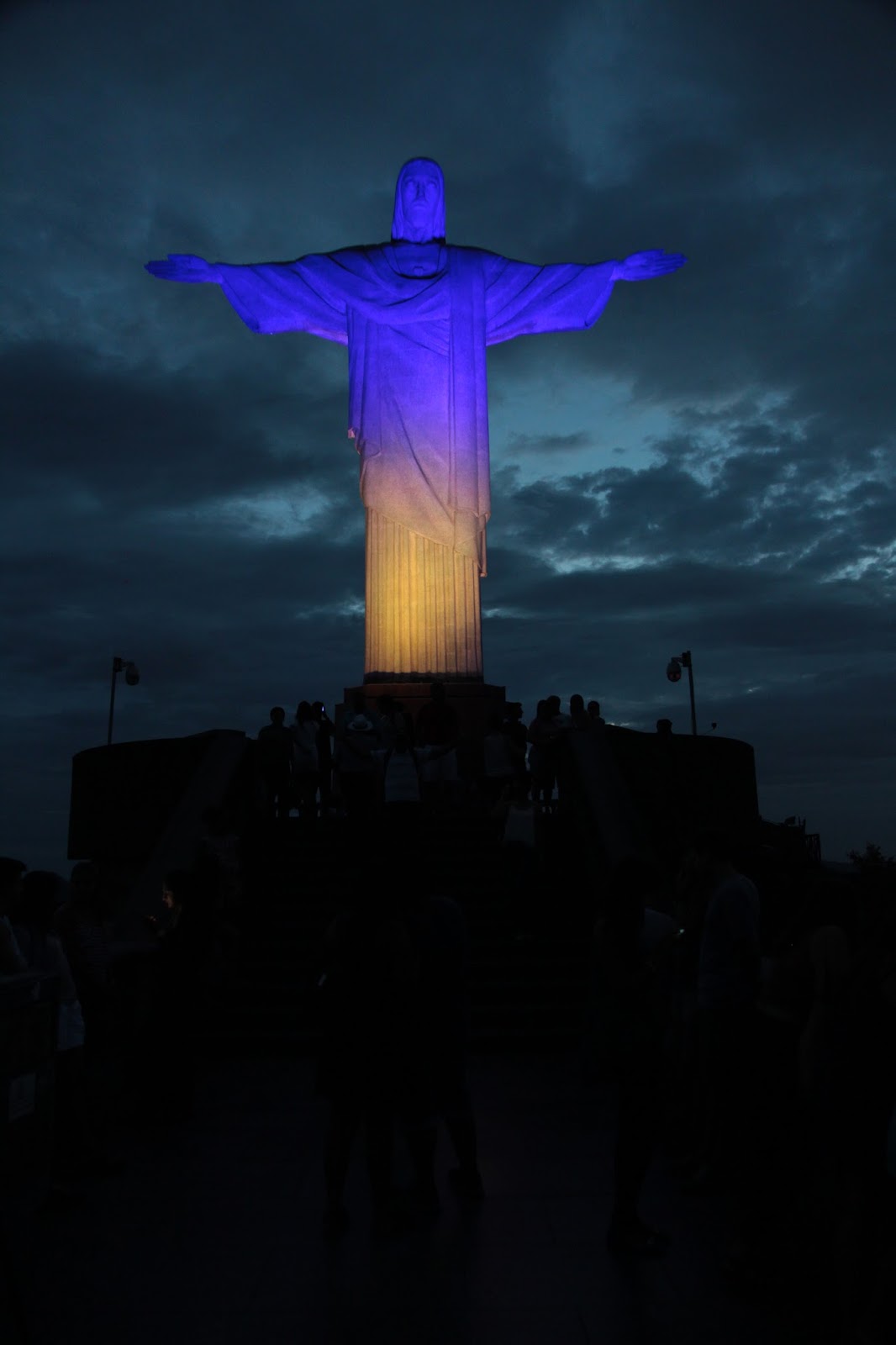 FOTOS DIÁRIO DO CORCOVADO ILUMINAÇÃO ESPECIAL DIA MUNDIAL DA VISÃO Foto J Lucena (6)